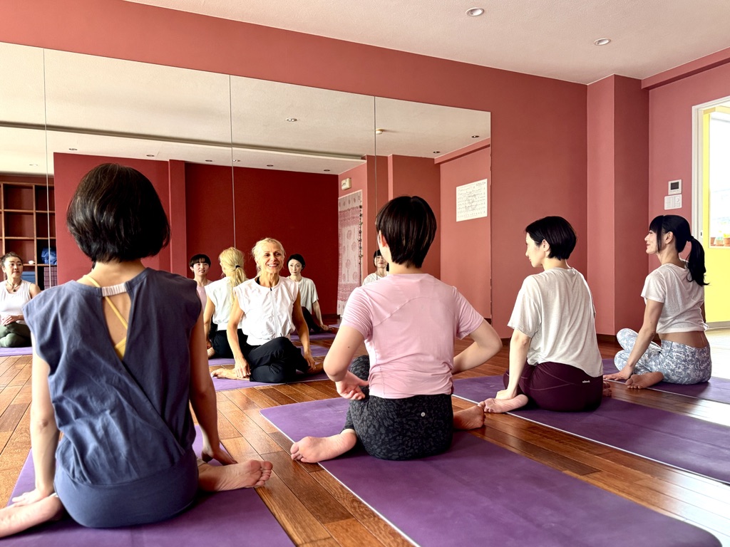 Yoga for English Speakers and Travelers in Kobe.